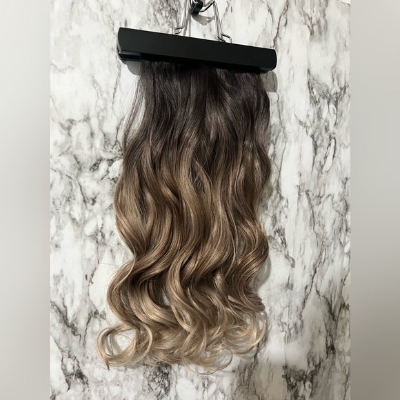 22 Inch Balayage Brown & Blonde Clip in Curly Hair Extensions - Picture 8 of 13